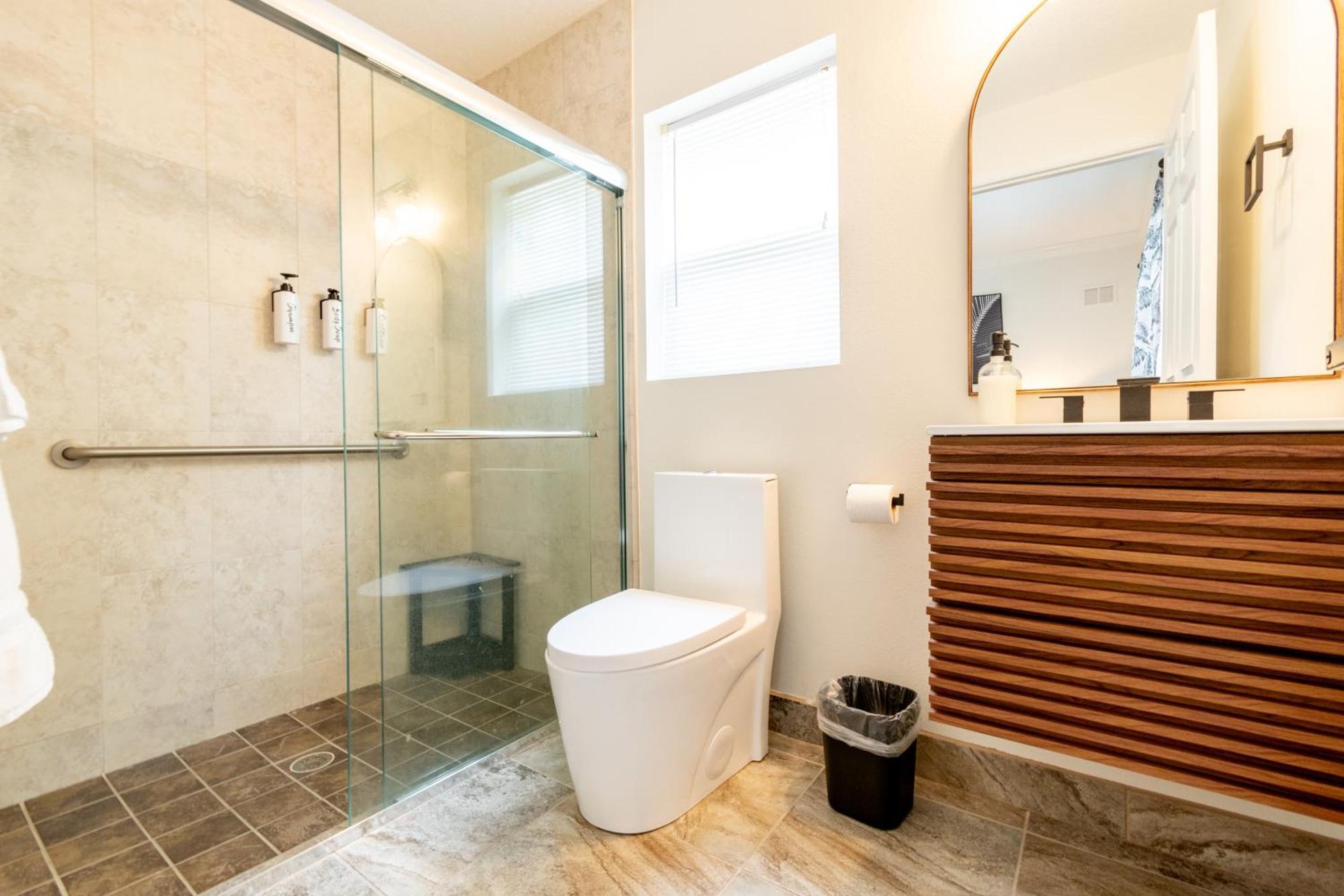 Sole Suite #1-2 Min To Beach-Patio & Courtyard โคโคบีช ภายนอก รูปภาพ