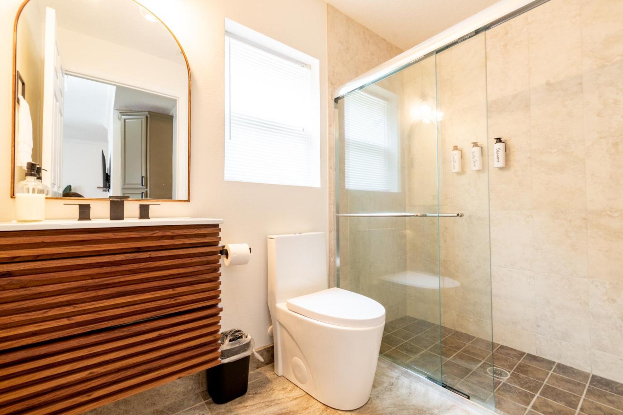 Sole Suite #1-2 Min To Beach-Patio & Courtyard โคโคบีช ภายนอก รูปภาพ